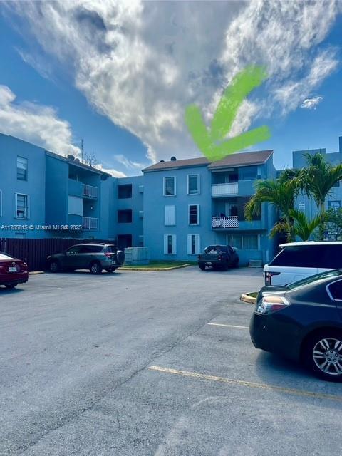 1725 W 60th St in Hialeah, FL - Building Photo