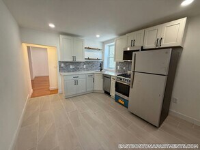 20 Chelsea St, Unit 1 in Boston, MA - Foto de edificio - Building Photo