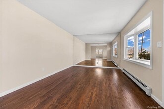 1461 10th St in West Babylon, NY - Building Photo - Building Photo