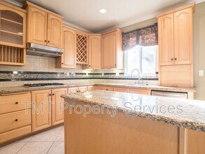 9510 Stone Springs Dr in Elk Grove, CA - Building Photo - Building Photo