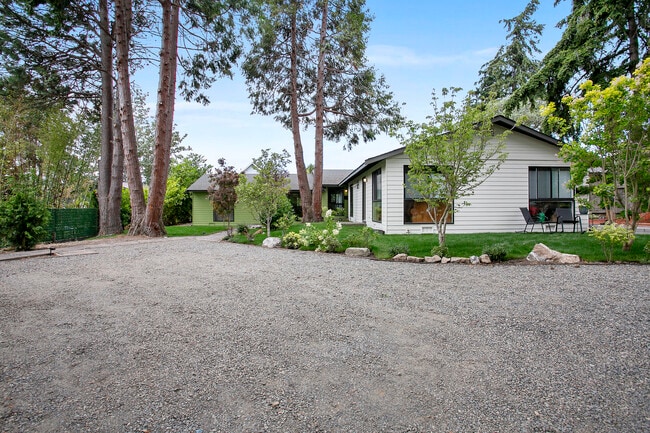 property at 2321 Ellis St