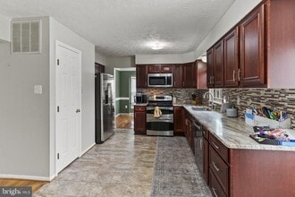 6018 River Birch Ct in Elkridge, MD - Building Photo - Building Photo