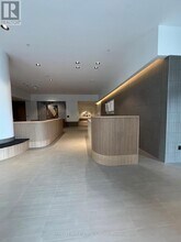 395 Square One Dr in Mississauga, ON - Building Photo - Building Photo