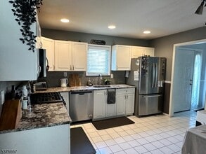 17 Russell Ct in Montville, NJ - Building Photo - Building Photo