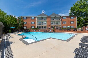 Deep River Pointe Apartments in High Point, NC - Building Photo