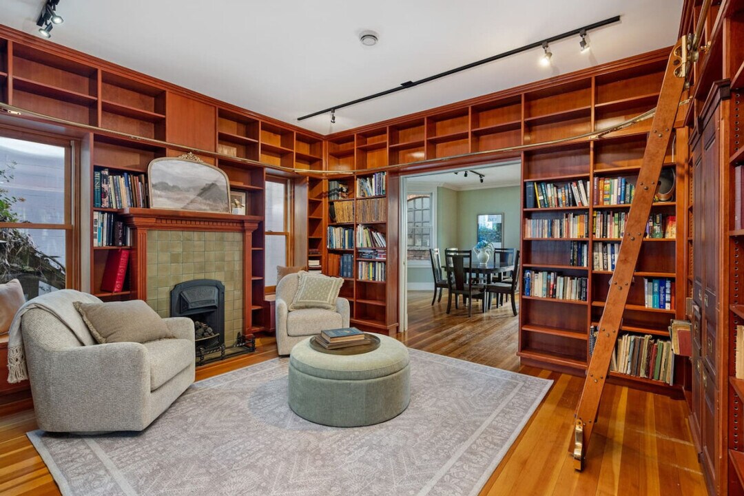 35 E 6th Ave in Vancouver, BC - Building Photo