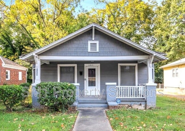 property at 2360 N Patterson Ave