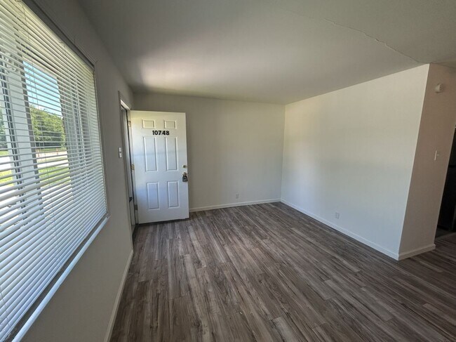 10748 Tropic Dr in St. Ann, MO - Building Photo - Building Photo