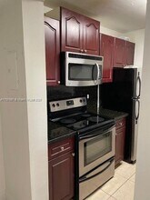 8180 Geneva Ct in Doral, FL - Foto de edificio - Building Photo