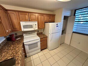 645 Woodlawn Dr in Bradenton, FL - Building Photo - Building Photo