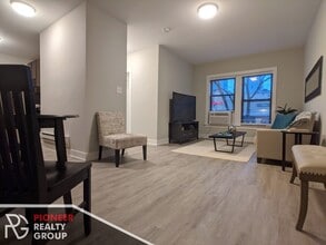 711 W Brompton Ave in Chicago, IL - Foto de edificio - Building Photo