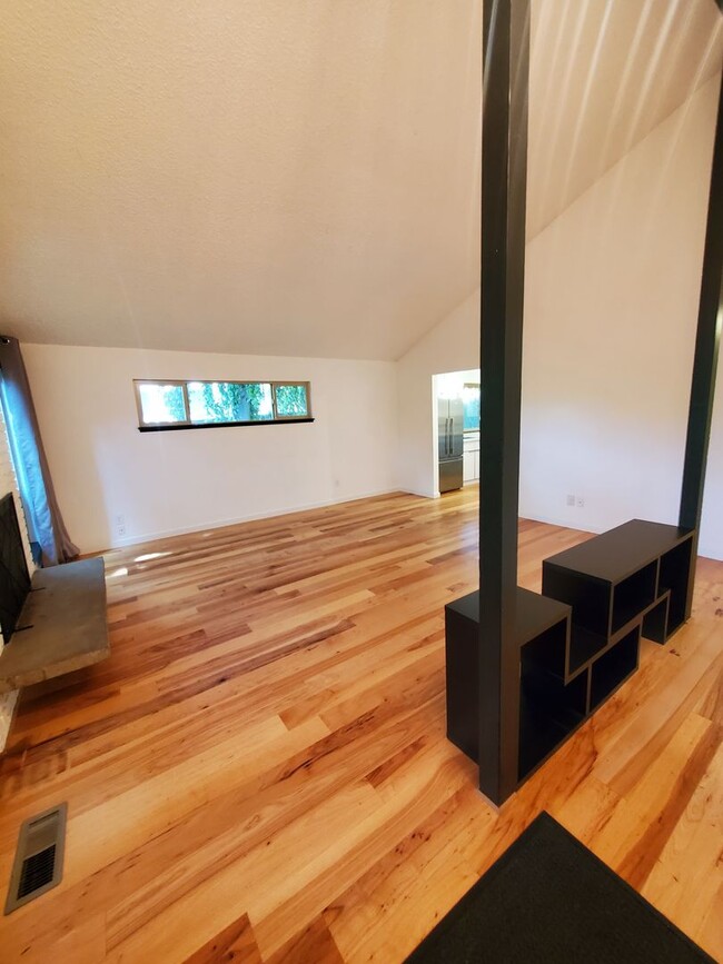 7074 25th Ave NE in Seattle, WA - Building Photo - Building Photo