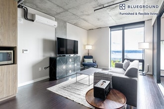 1900 1st Ave-Unit -FL7-ID32 in Seattle, WA - Building Photo - Building Photo