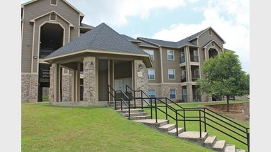 Eagle Ridge Apartments in San Antonio, TX - Building Photo - Building Photo