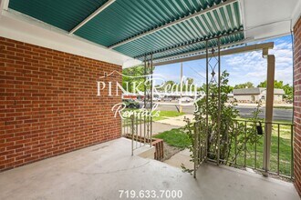 2112 Templeton Gap Rd in Colorado Springs, CO - Building Photo - Building Photo