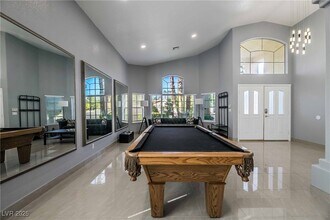 1400 Castle Crest Dr in Las Vegas, NV - Building Photo - Building Photo