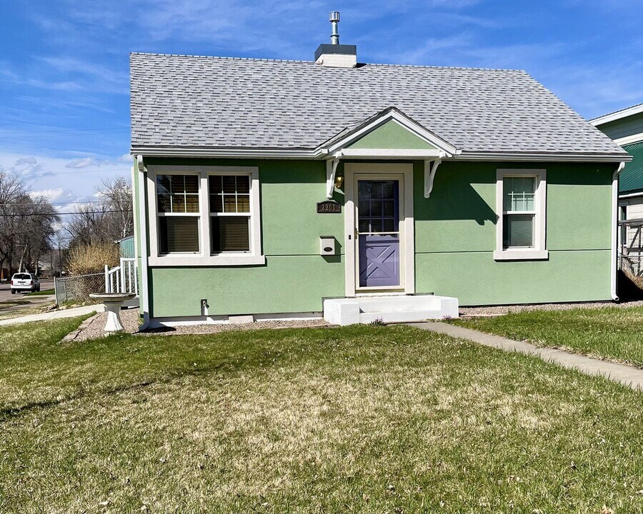 2201 4th Ave S in Great Falls, MT - Building Photo