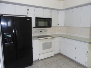 5592 W Woodside Dr in Crystal River, FL - Building Photo - Building Photo