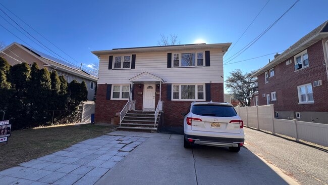 372 Gilbert Ave, Unit #2