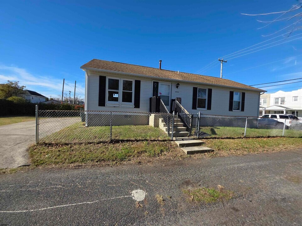 1804 McKinley Ave in Atlantic City, NJ - Building Photo