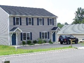 405 Three Creeks Ct in Lynchburg, VA - Building Photo