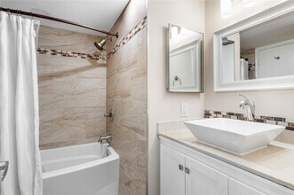 3111 Oakland Shores Dr, Unit F 208 in Oakland Park, FL - Building Photo - Building Photo