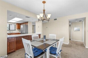 4160 Steamboat Bend E in Ft. Myers, FL - Building Photo