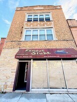 2717 W Peterson Ave in Chicago, IL - Building Photo