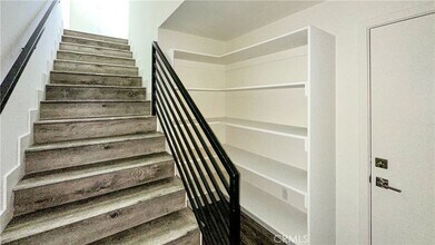 14019 Vanowen St in Los Angeles, CA - Foto de edificio - Building Photo