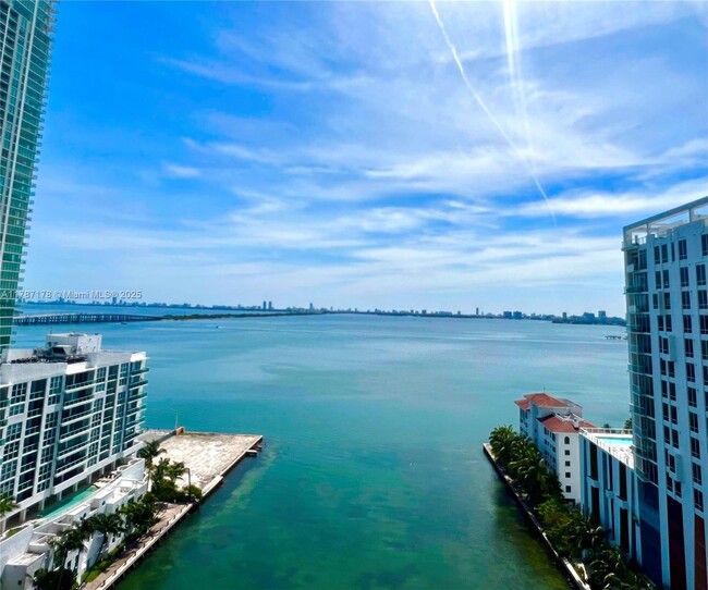 460 NE 28th St, Unit # 1606 in Miami, FL - Building Photo - Building Photo