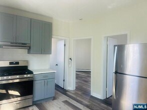 176 Shaw St, Unit 3 in Garfield, NJ - Building Photo - Building Photo