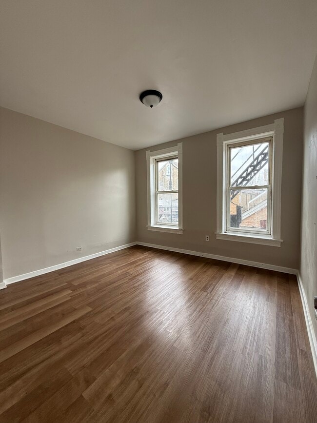 1529 W 18th St, Unit 2R in Chicago, IL - Foto de edificio - Building Photo