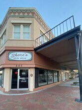 Broadway in Kissimmee, FL - Foto de edificio - Building Photo
