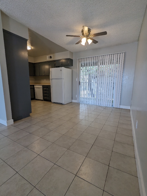 815 N Peach Ave in Fresno, CA - Foto de edificio - Building Photo