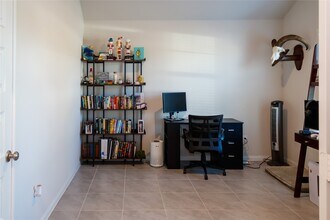 10201 Waterwall Ln in Texas City, TX - Building Photo - Building Photo