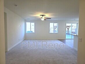 10380 Gold Mine Dr in Reno, NV - Building Photo - Building Photo