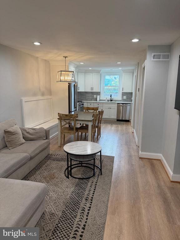 3724 Edison St in Alexandria, VA - Building Photo - Building Photo