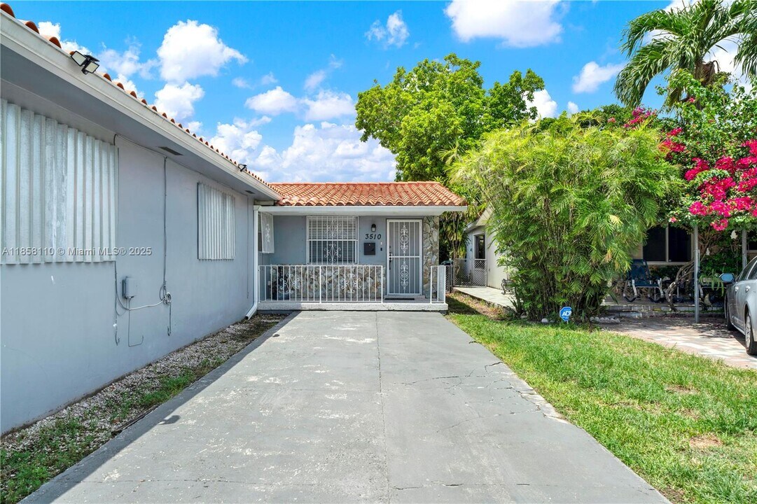 3510 SW 90th Ave in Miami, FL - Foto de edificio