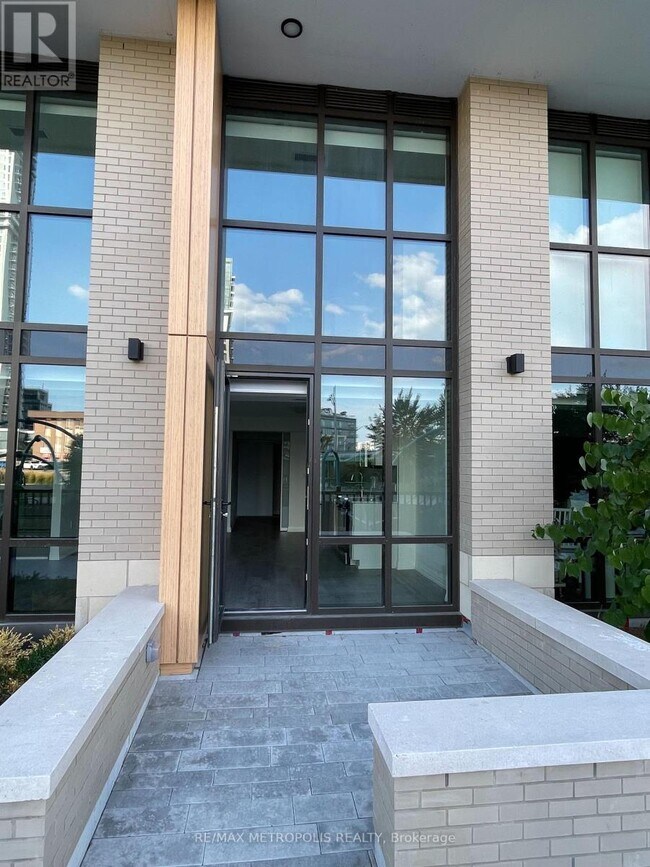 325-T325 Yorkland Blvd in Toronto, ON - Building Photo - Building Photo