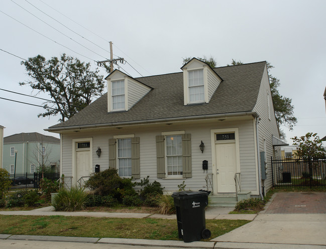 751 Adele Dr in New Orleans, LA - Building Photo - Building Photo