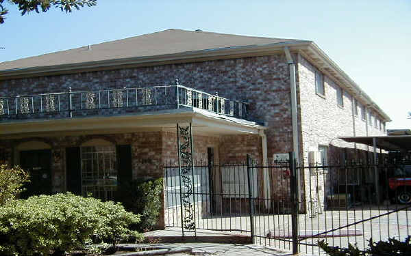 Valley Oaks Apartments in Houston, TX - Foto de edificio - Building Photo