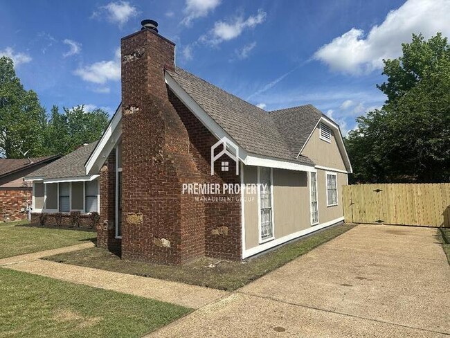 6016 Rosewind Cir W in Memphis, TN - Building Photo - Building Photo