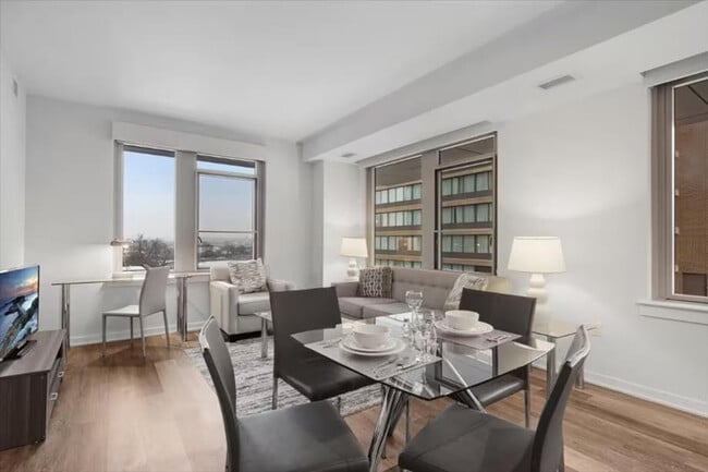 400 Army Navy Dr in Arlington, VA - Building Photo - Building Photo