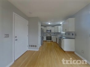 10201 N Lewis Ave in Kansas City, MO - Foto de edificio - Building Photo