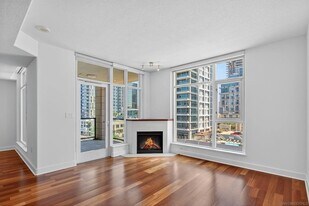 1205 Pacific Hwy, Unit 704 in San Diego, CA - Building Photo