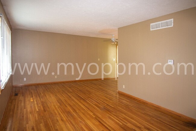 12642 Westwood Ln in Omaha, NE - Building Photo - Building Photo