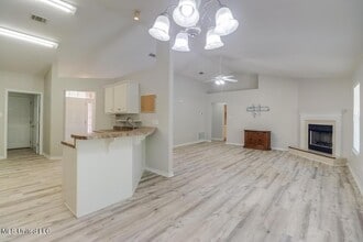 14886 E Shadow Creek Dr, Unit 1 in Biloxi, MS - Building Photo - Building Photo