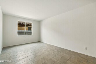 17151 W Oberlin Way in Surprise, AZ - Building Photo - Building Photo