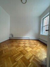 320 Avenue B in Bayonne, NJ - Foto de edificio - Building Photo