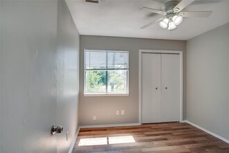 8419 Riverstone Dr in Austin, TX - Foto de edificio - Building Photo
